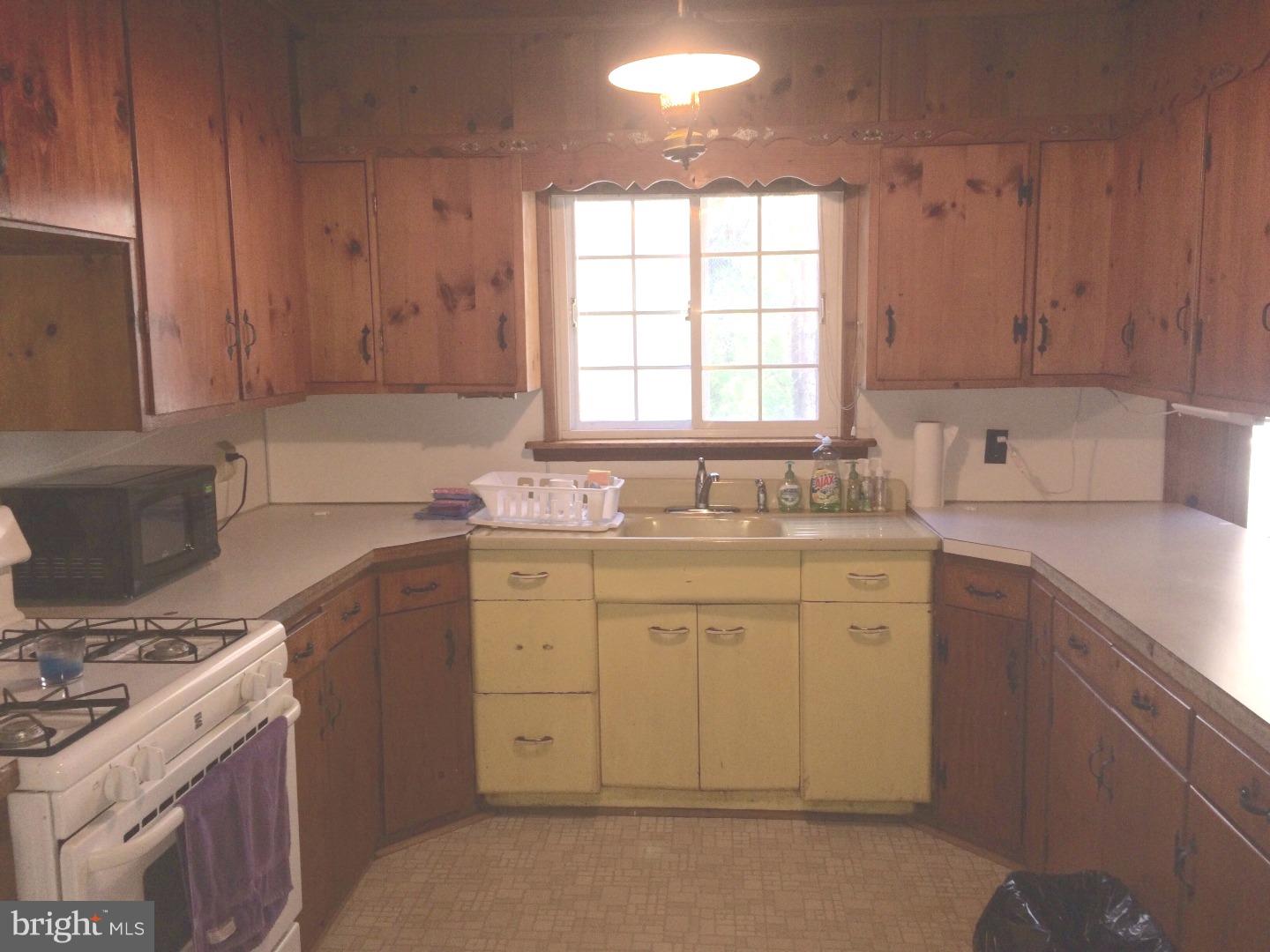 510 Sandy Bank Road Media, PA 19063 - Photo 6 of 18 Kitchen
