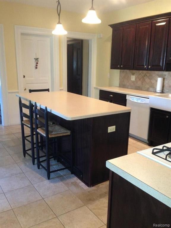 8401 Lee Road Brighton, MI 48116 - Photo 3 of 25