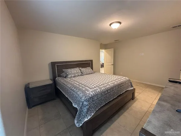 $1,700 | 2513 Antelope Cyn Street, Edinburg, TX 78541