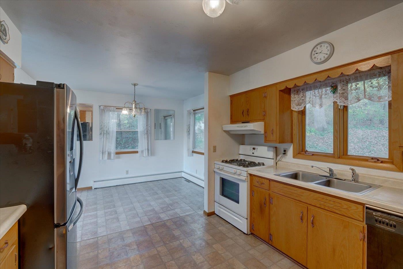 3187 Siggelkow Road McFarland, WI 53558 - Photo 11 of 31