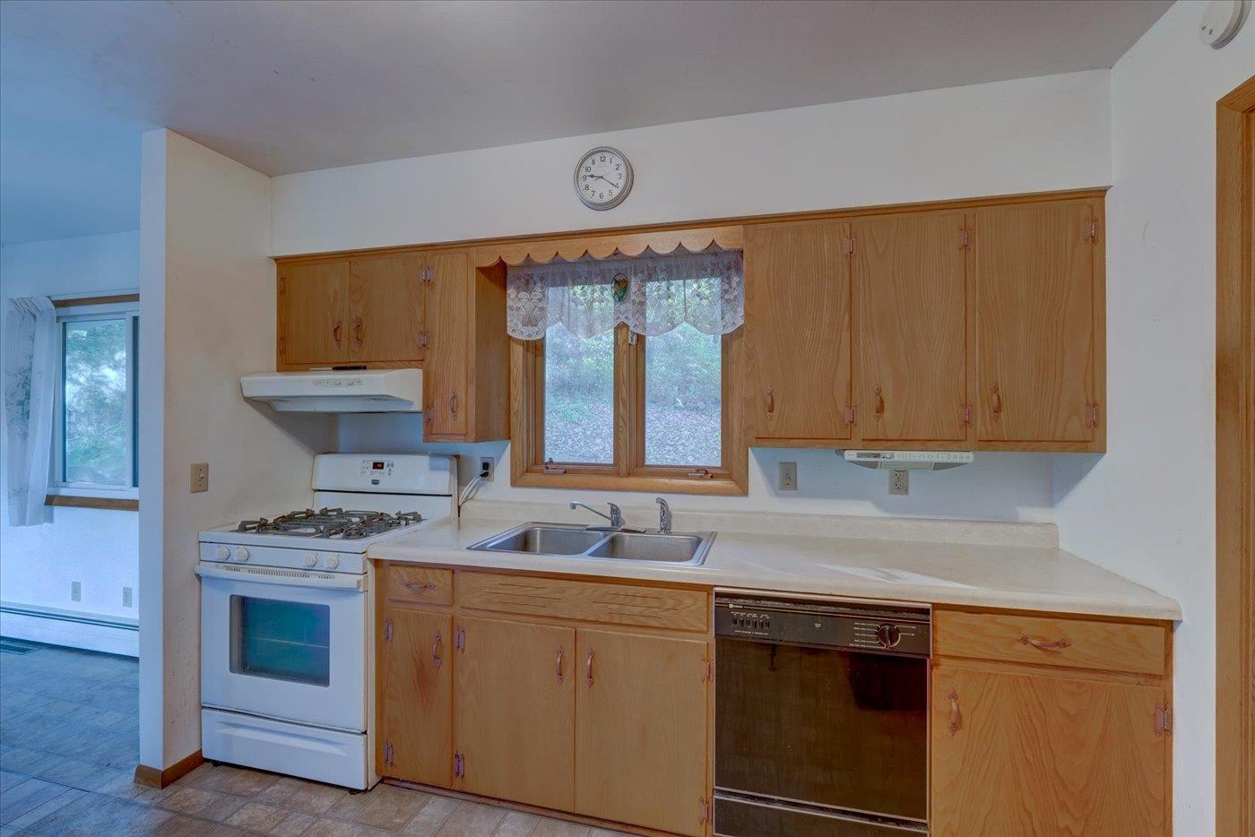 3187 Siggelkow Road McFarland, WI 53558 - Photo 12 of 31