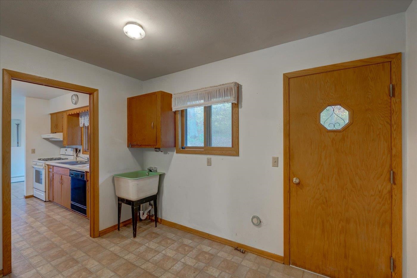 3187 Siggelkow Road McFarland, WI 53558 - Photo 13 of 31