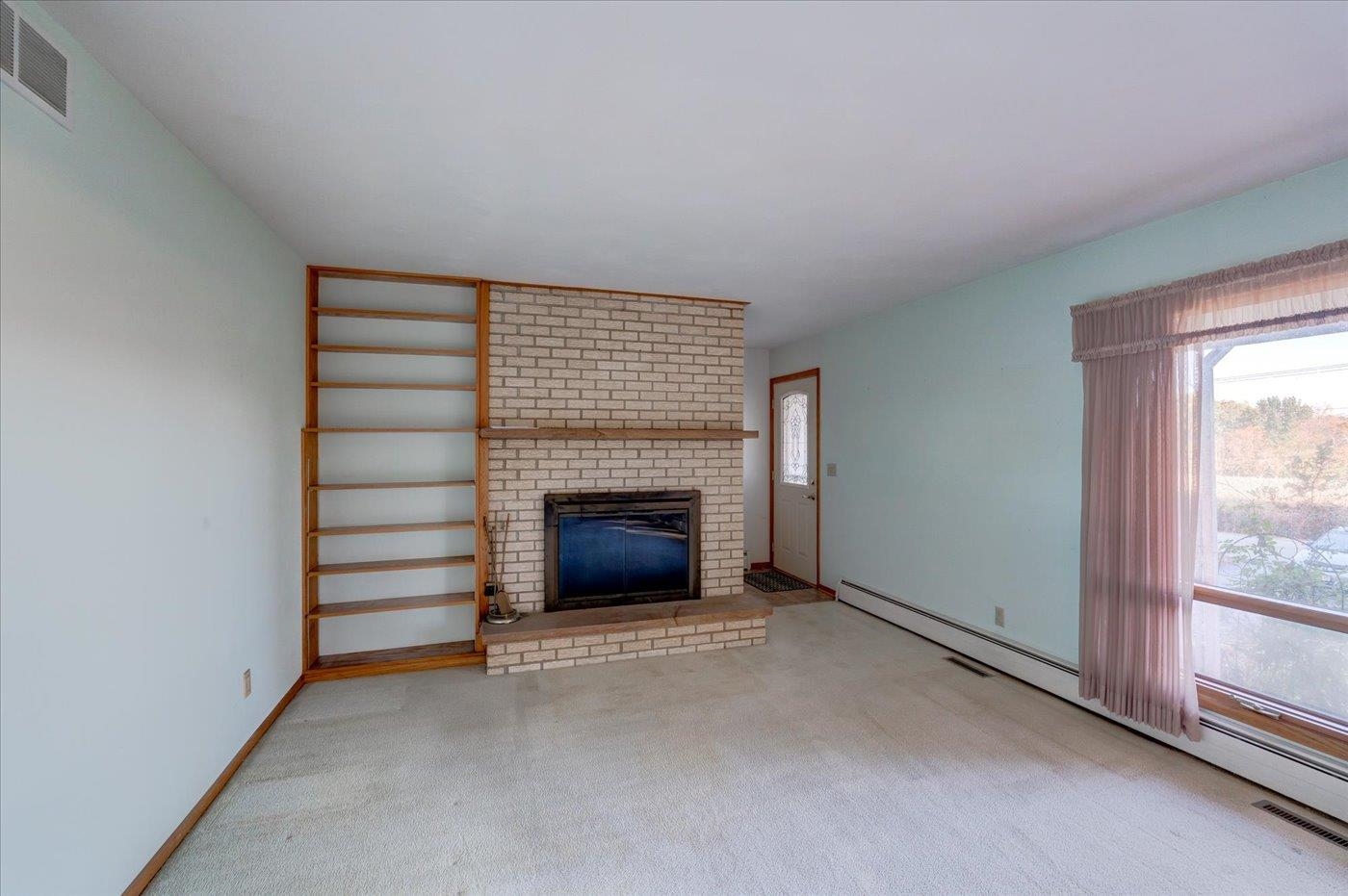 3187 Siggelkow Road McFarland, WI 53558 - Photo 7 of 31