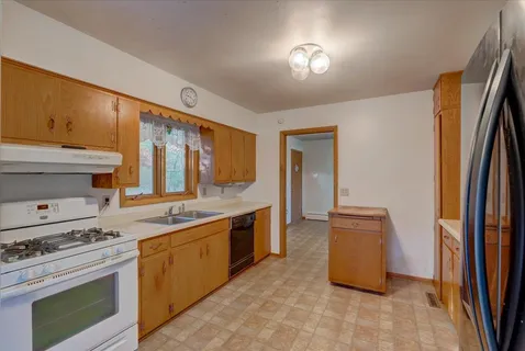 $359,000 | 3187 Siggelkow Road, McFarland, WI 53558