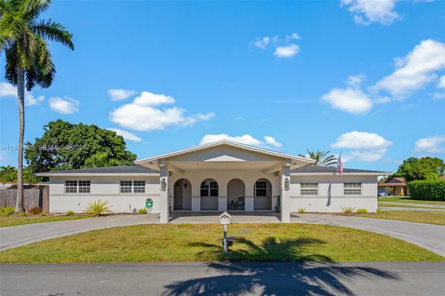 $1,150,000 | 12805 Southwest 193rd Terrace, Miami, FL 33177