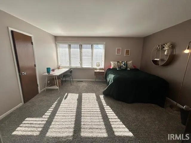 $162,500 | 5537 South Wayne Avenue, Fort Wayne, IN 46807