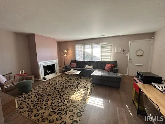 $162,500 | 5537 South Wayne Avenue, Fort Wayne, IN 46807