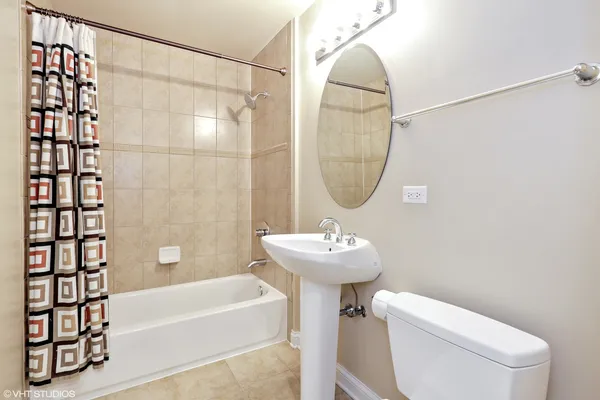 $2,600 | 2025 South Indiana Avenue, Unit 212, Chicago, IL 60616
