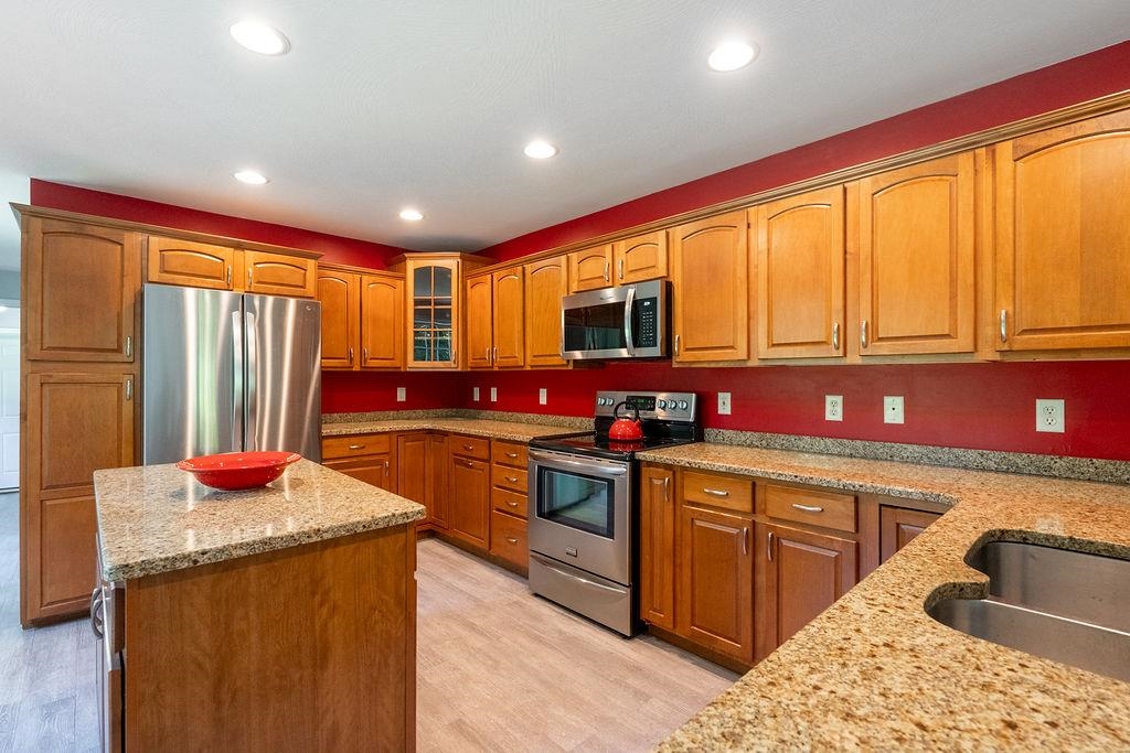 286 Addison Road Goffstown, NH 03045 - Photo 11 of 52
