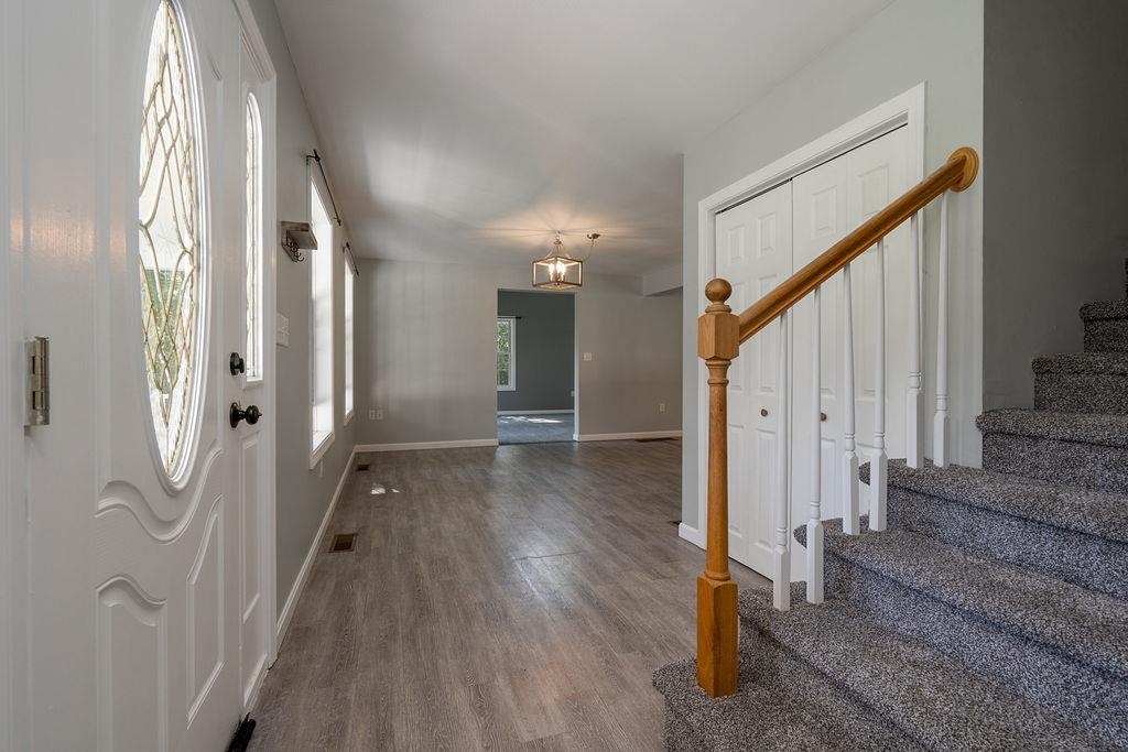 286 Addison Road Goffstown, NH 03045 - Photo 3 of 52