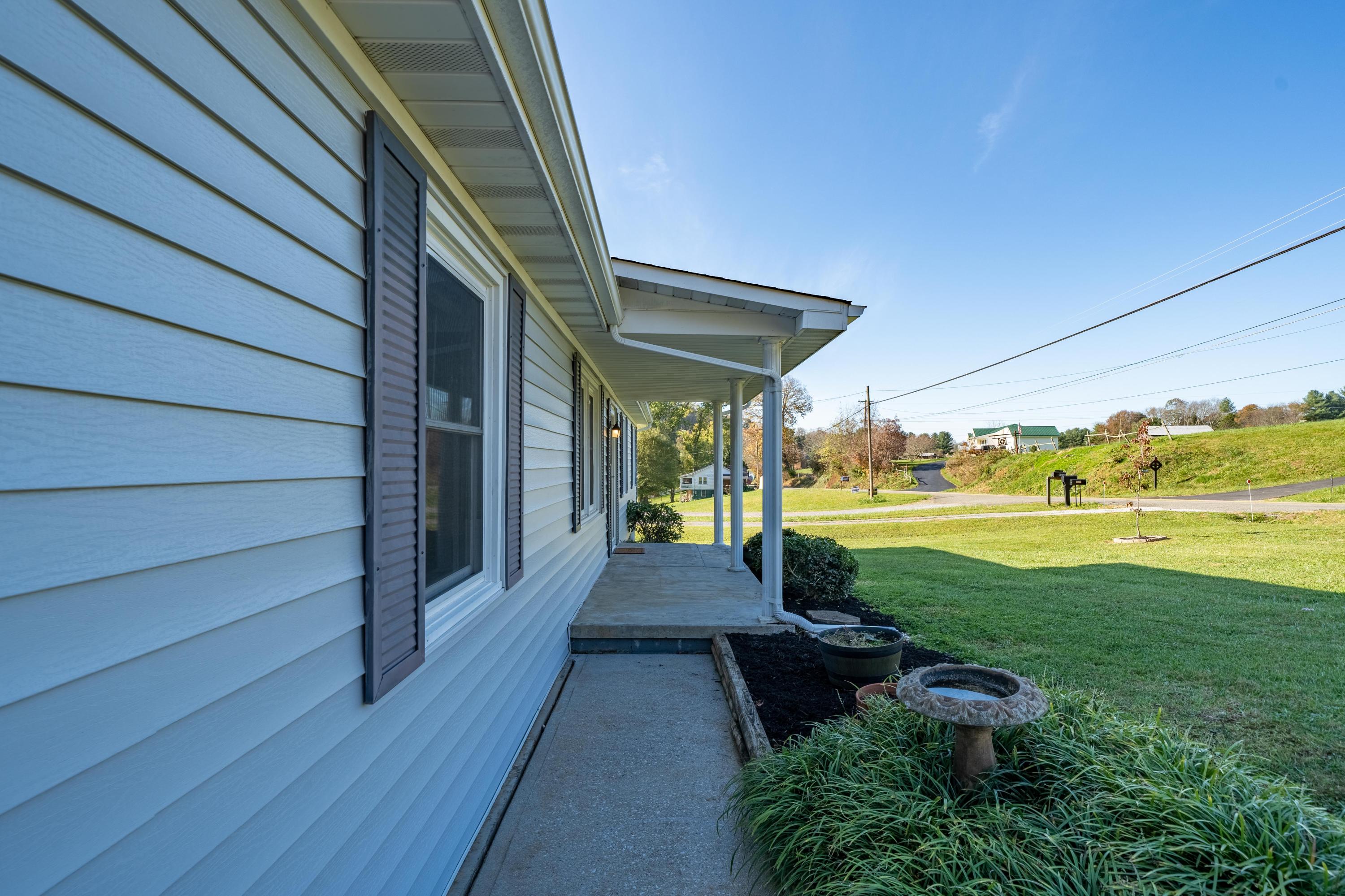 6098 Reedy Creek Road Bristol, VA 24202 - Photo 8 of 38 6098 Reedy Creek Road (8 of 38)