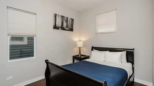 $4,200 | 1922 North Rockwell Street, Unit 1, Chicago, IL 60647
