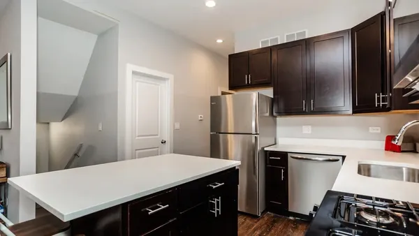 $4,200 | 1922 North Rockwell Street, Unit 1, Chicago, IL 60647