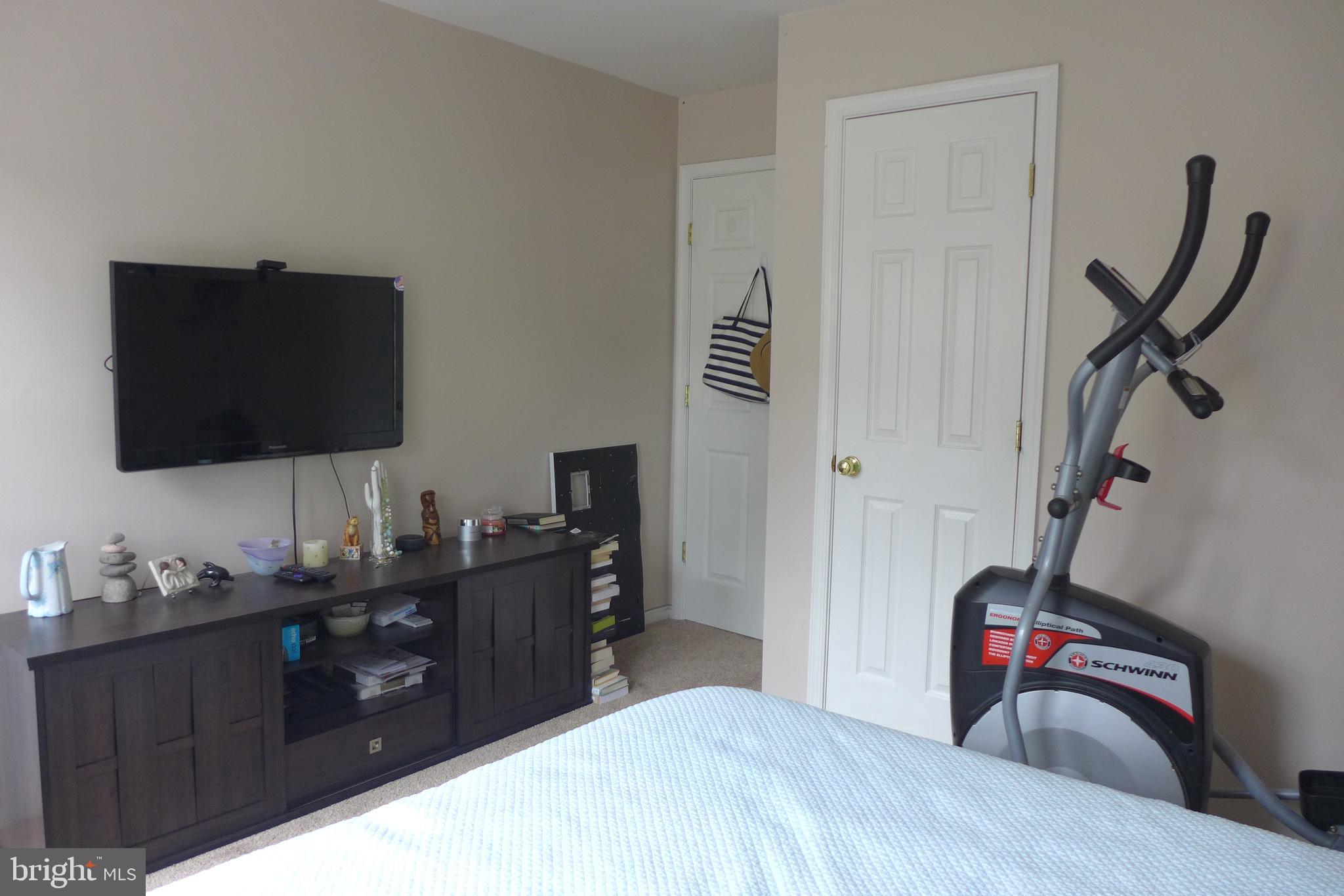 11872 Breton Court, Unit 12A Reston, VA 20191 - Photo 25 of 30 3rd bedroom