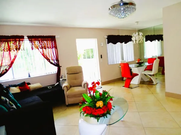 $130,000 | 3100 Springdale Boulevard, Unit 310, Palm Springs, FL 33461