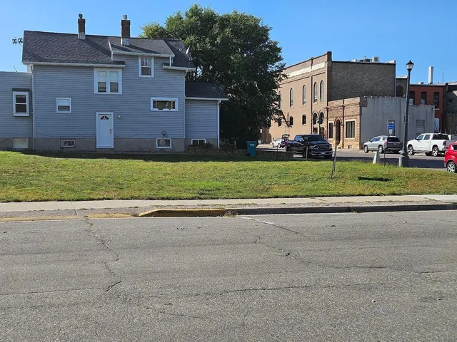 $75,000 | 117 2nd Street Northeast, Waseca, MN 56093