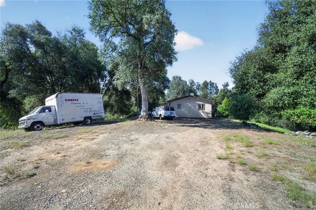 3804 Owl Creek Road Mariposa, CA 95338 - Photo 6 of 18 a view of a outdoor space with a house