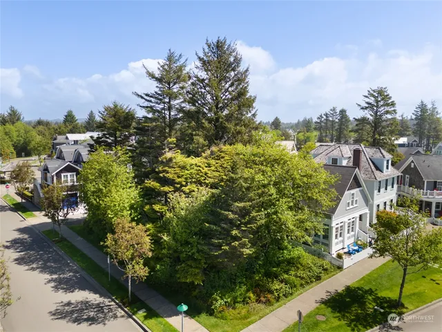 $850,000 | 71 Campfire Lane, Pacific Beach, WA 98571