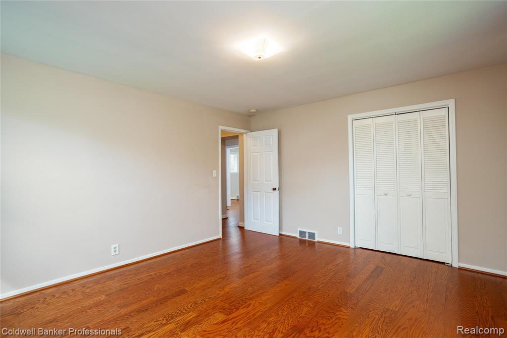 401 Barclay Grosse Pointe, MI 48236 - Photo 31 of 39
