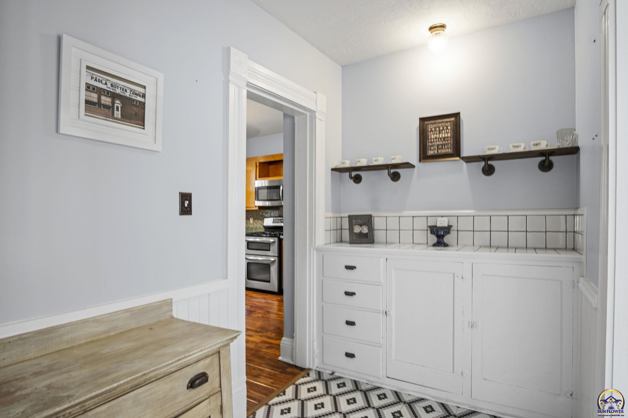 307 South Pearl Street Paola, KS 66071 - Photo 11 of 37