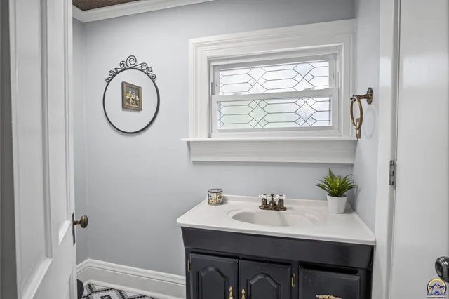 $315,000 | 307 South Pearl Street, Paola, KS 66071