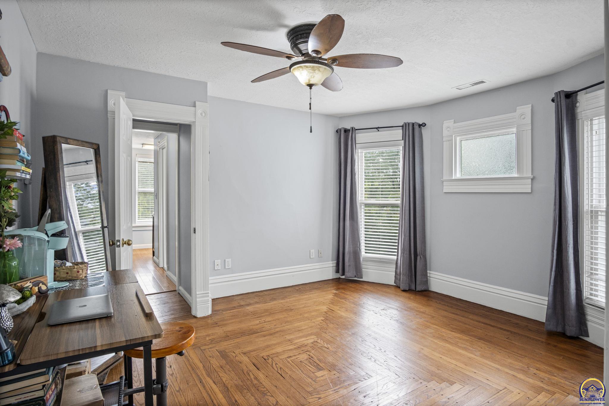 307 South Pearl Street Paola, KS 66071 - Photo 18 of 37