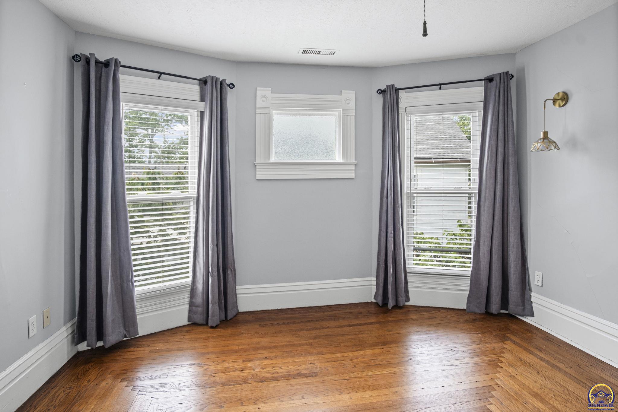 307 South Pearl Street Paola, KS 66071 - Photo 19 of 37