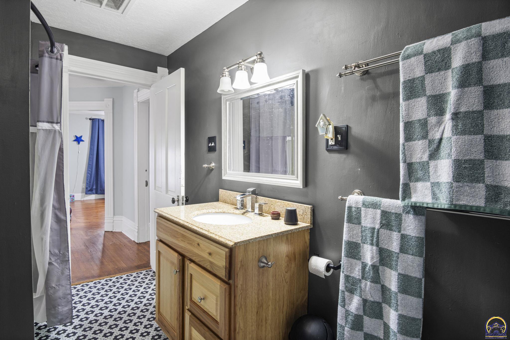 307 South Pearl Street Paola, KS 66071 - Photo 20 of 37