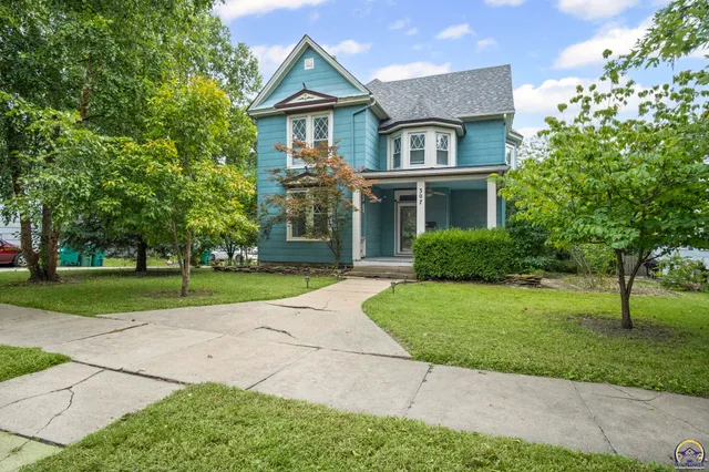 $315,000 | 307 South Pearl Street, Paola, KS 66071