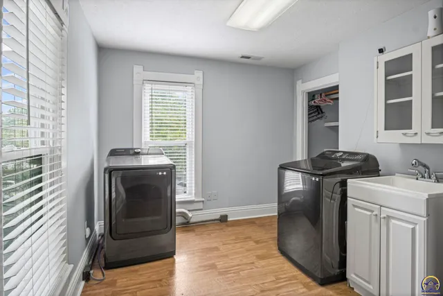 $315,000 | 307 South Pearl Street, Paola, KS 66071