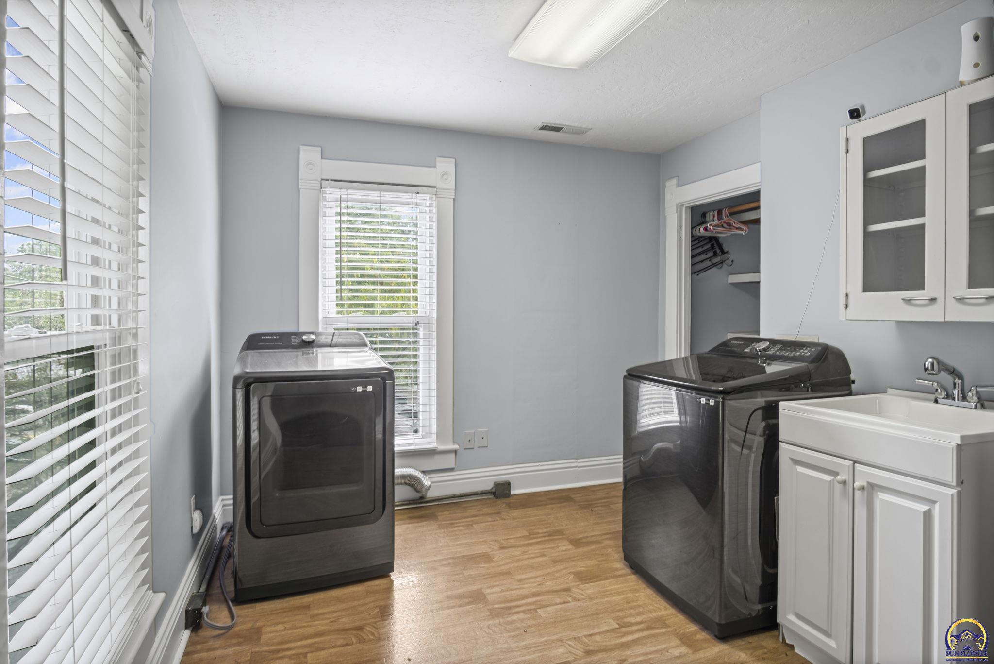 307 South Pearl Street Paola, KS 66071 - Photo 26 of 37