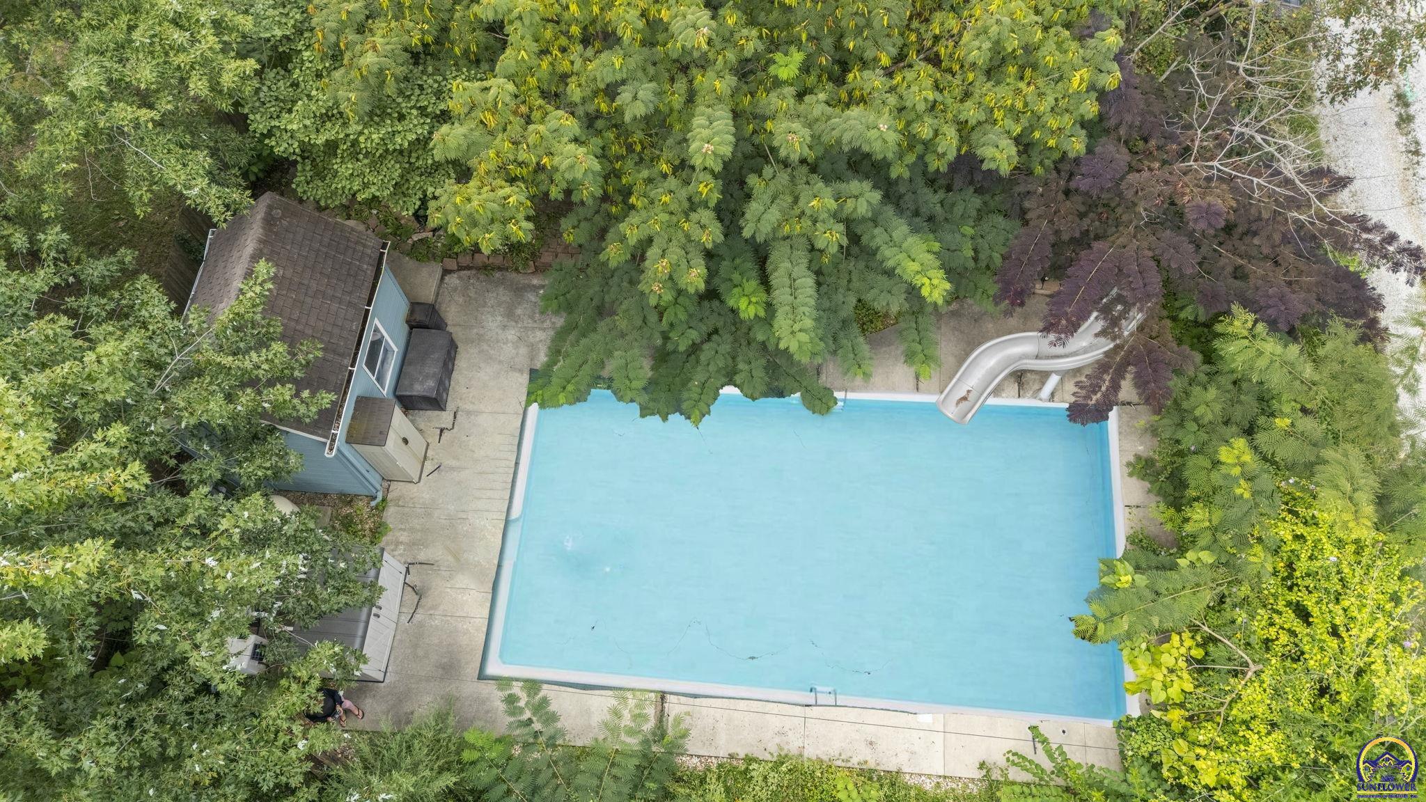 307 South Pearl Street Paola, KS 66071 - Photo 31 of 37 VITURAL IMAGE POOL COVERED