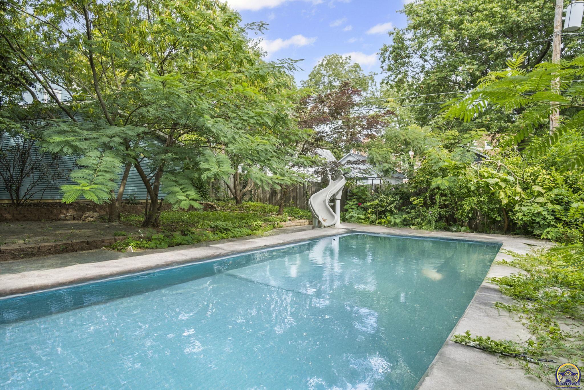 307 South Pearl Street Paola, KS 66071 - Photo 32 of 37 VIRTUAL IMAGE POOL COVERED