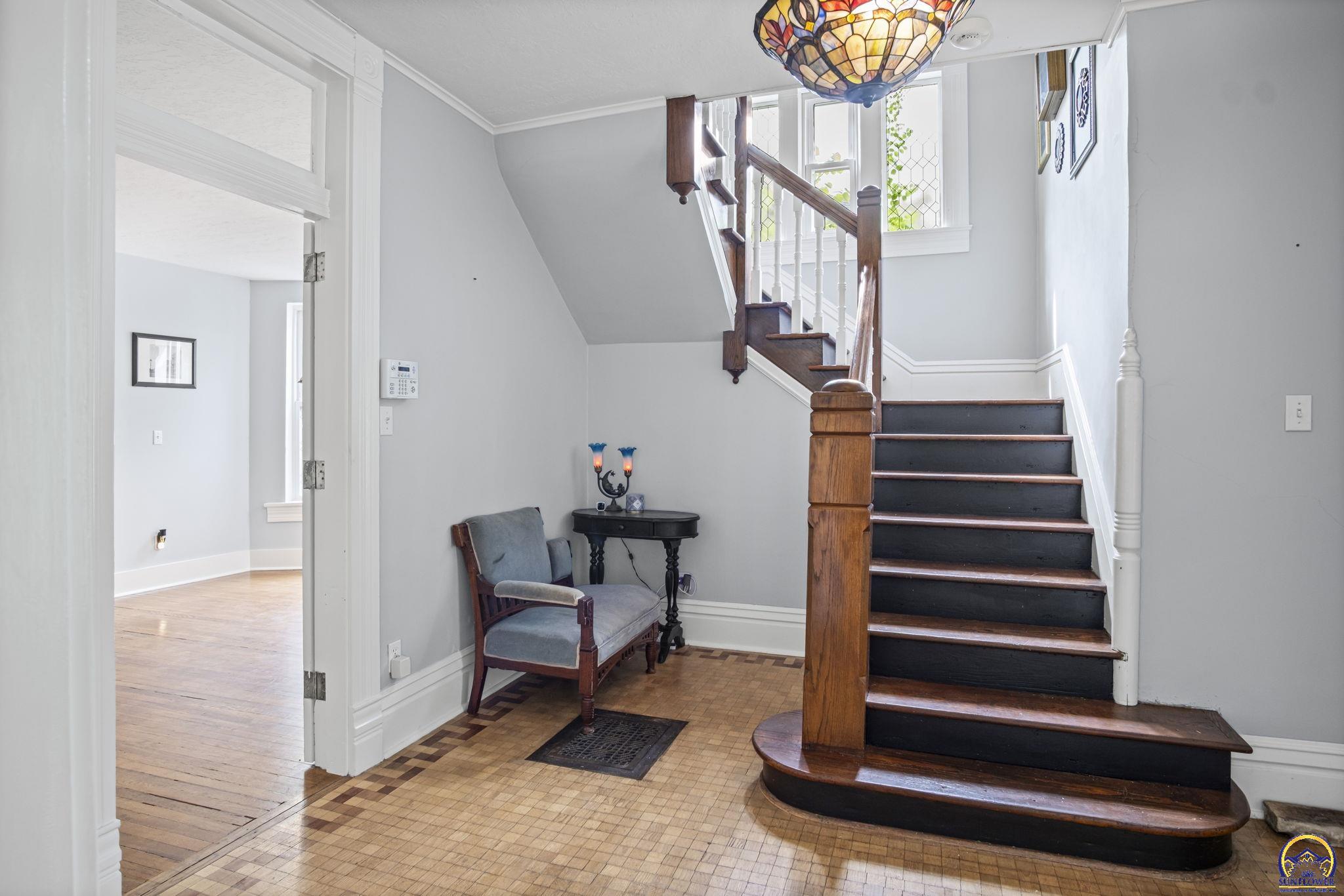 307 South Pearl Street Paola, KS 66071 - Photo 4 of 37