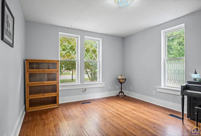 $315,000 | 307 South Pearl Street, Paola, KS 66071