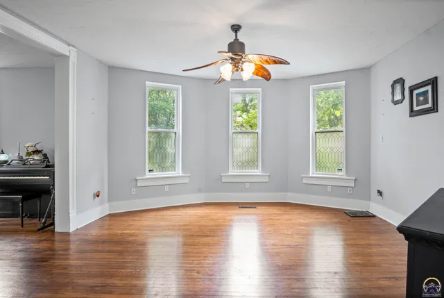 $315,000 | 307 South Pearl Street, Paola, KS 66071