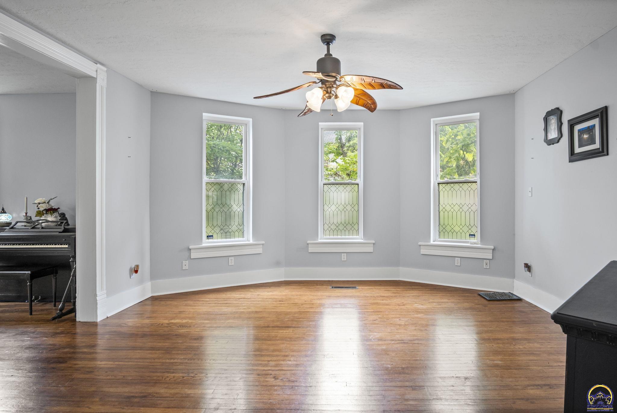 307 South Pearl Street Paola, KS 66071 - Photo 8 of 37