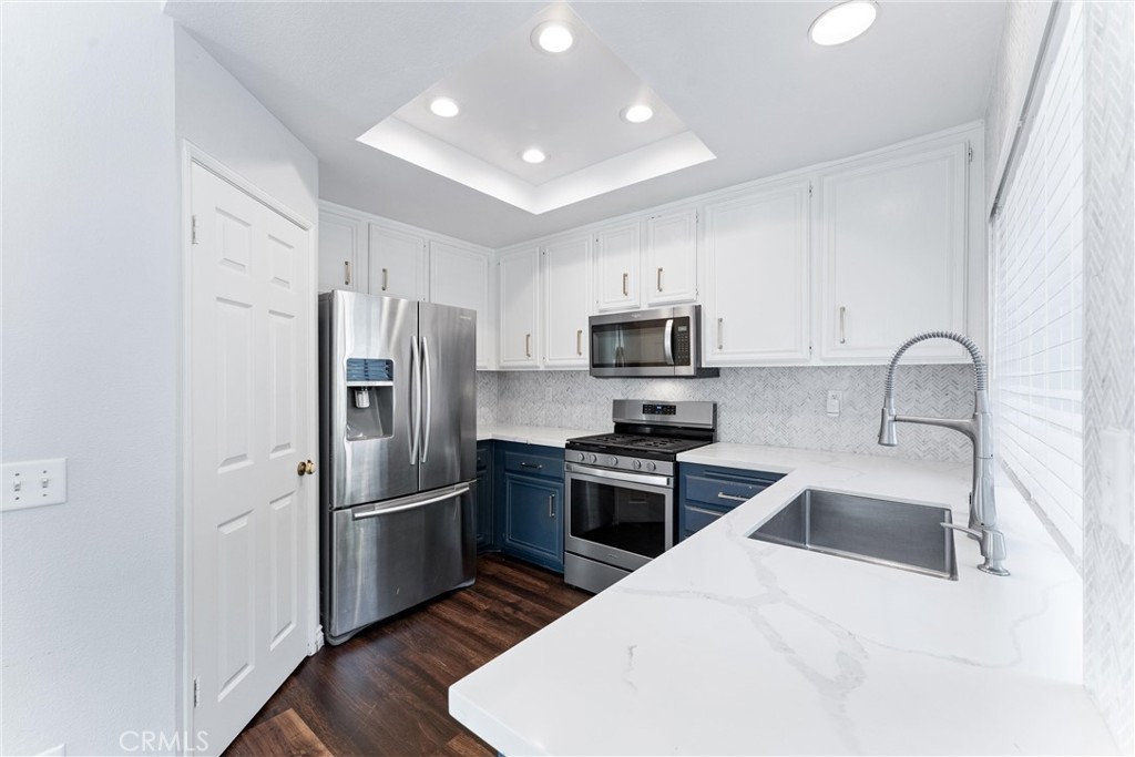 25 Alondra Rancho Santa Margarita, CA 92688 - Photo 15 of 59 Newer Appliances w/ Large Pantry