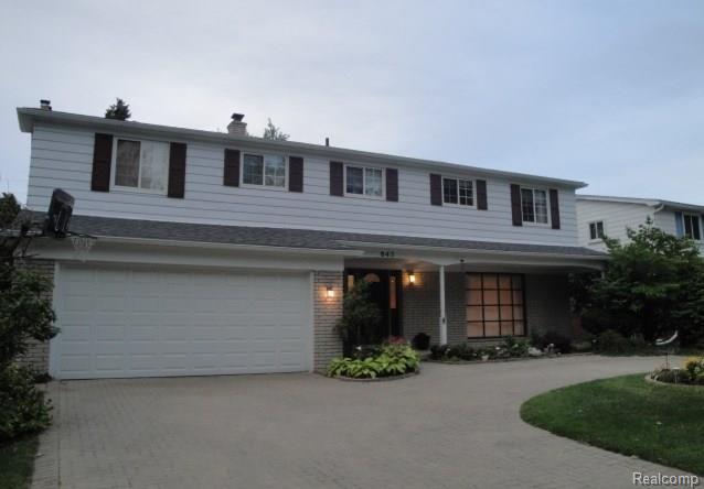642 Perrien Place Grosse Pointe, MI 48236 - Photo 44 of 44 exterior night.JPG