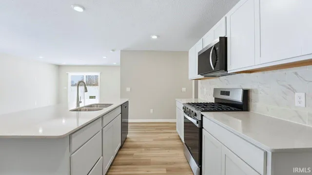 $352,900 | 1007 Stuckey Pointe Pass, Fort Wayne, IN 46818