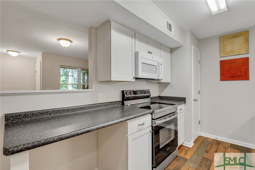 401 North Cromwell Road, Unit E6 Savannah, GA 31410 - Photo 5 of 19 Gallery Image 5