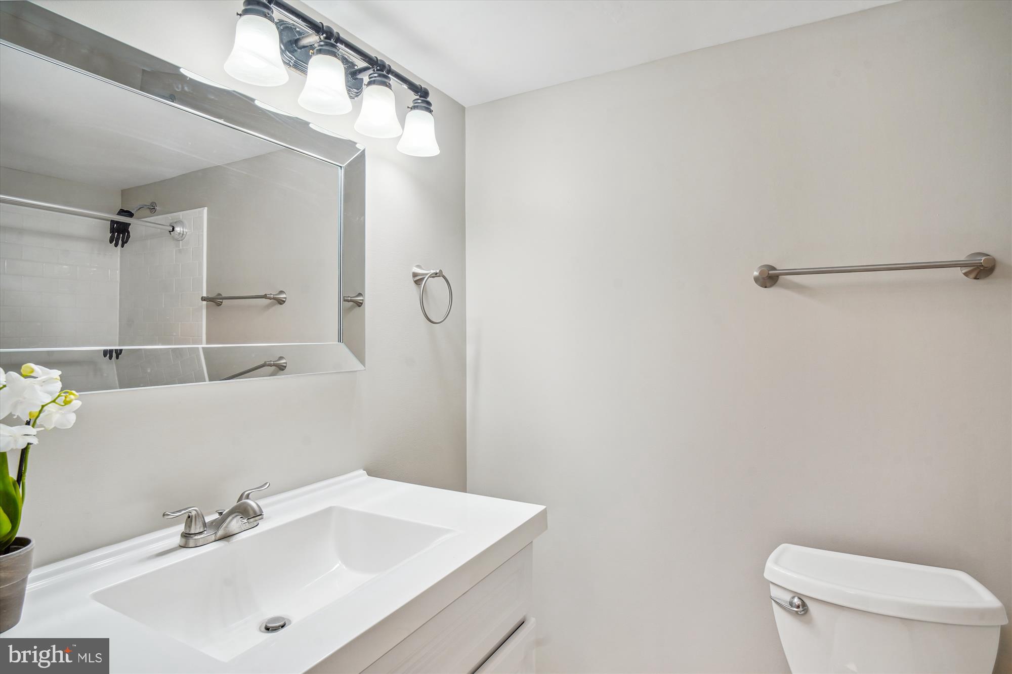 2507 Baltimore Road, Unit 4 Rockville, MD 20853 - Photo 17 of 37 Bath