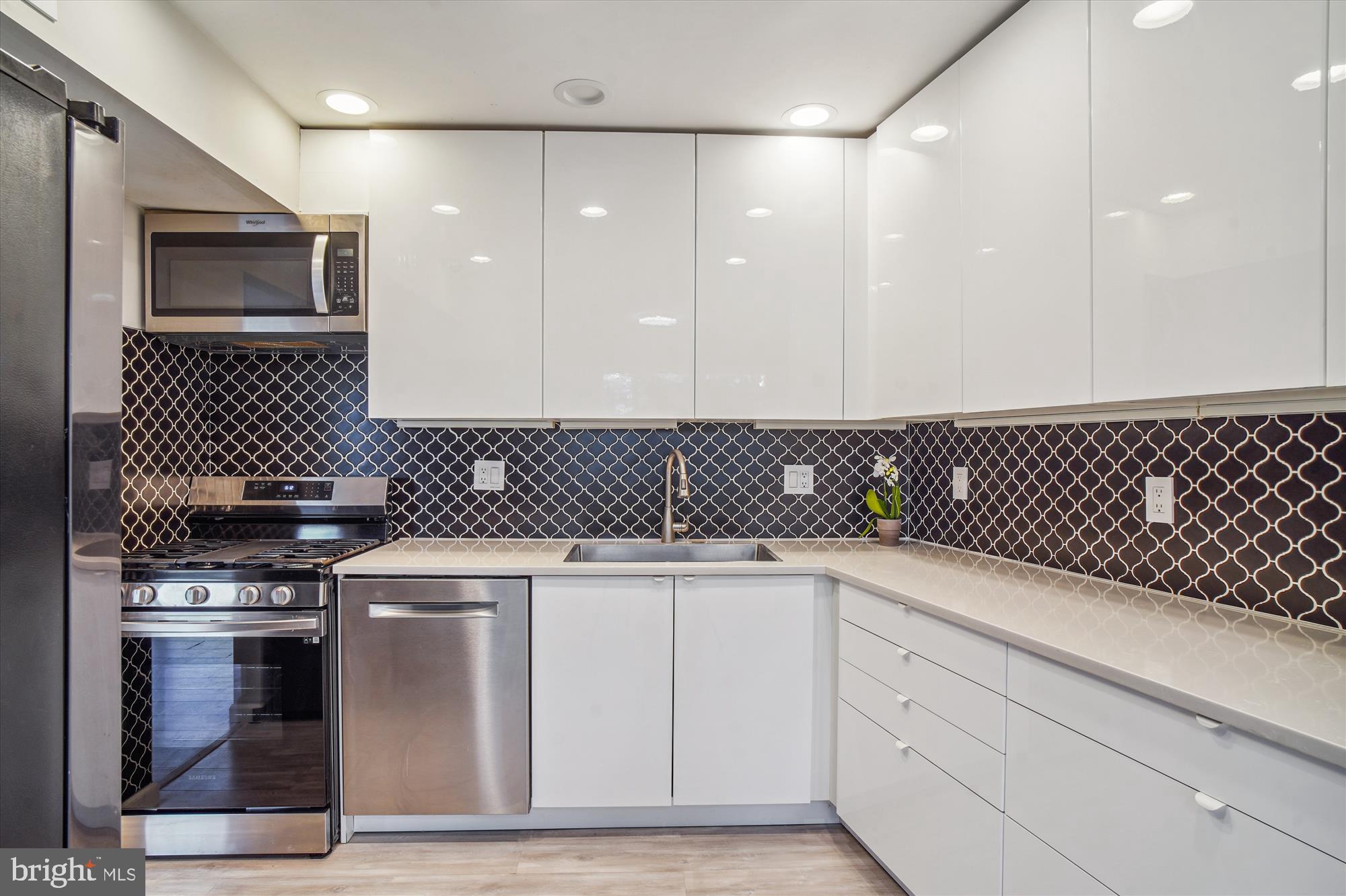 2507 Baltimore Road, Unit 4 Rockville, MD 20853 - Photo 2 of 37 Kitchen