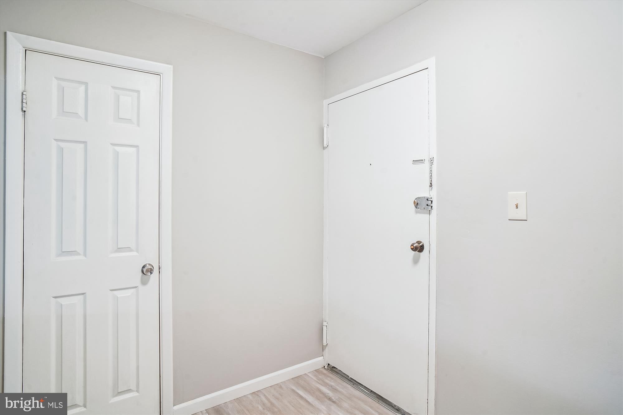 2507 Baltimore Road, Unit 4 Rockville, MD 20853 - Photo 9 of 37 Entry