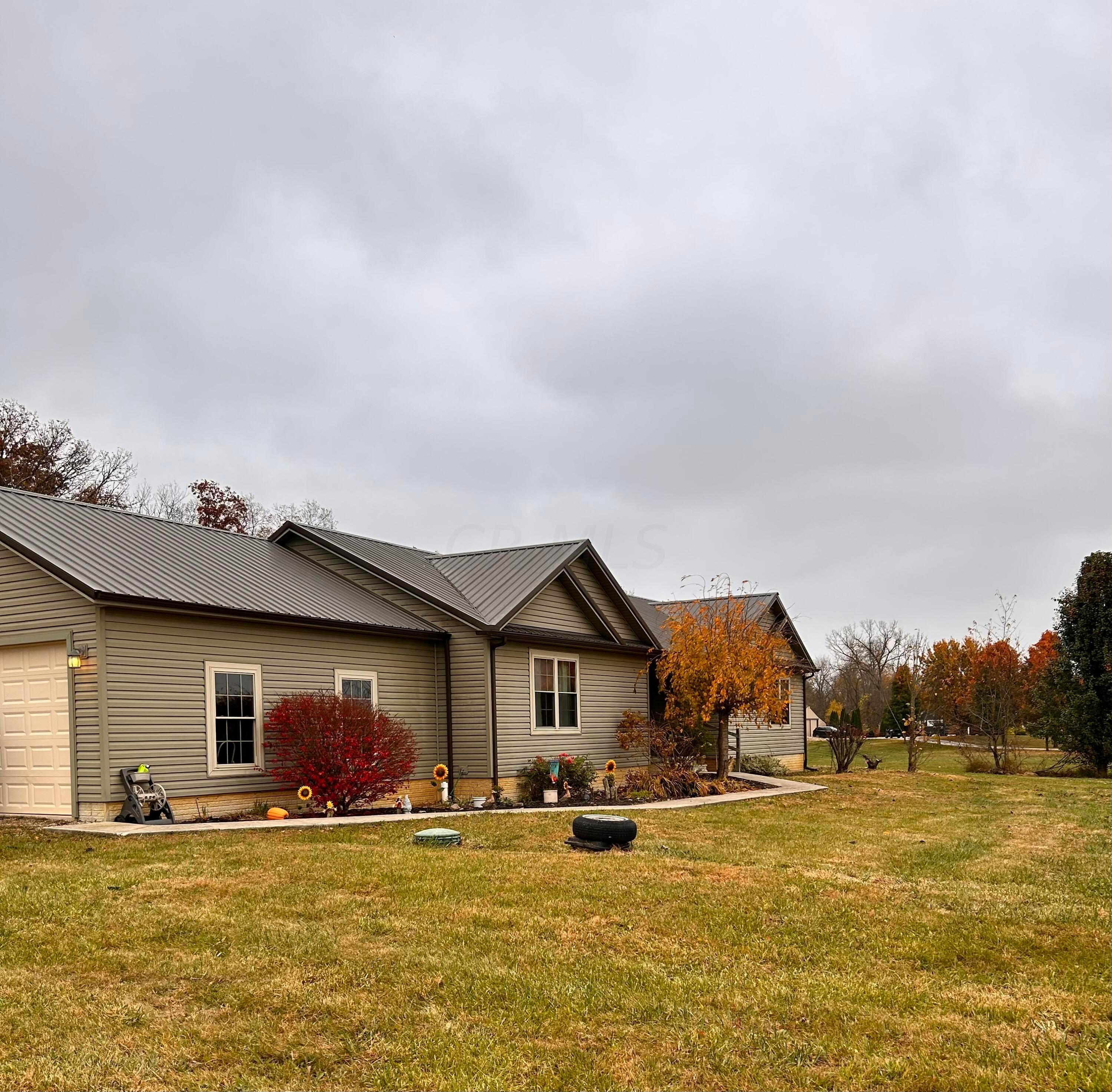 11268 Dingess Road Circleville, OH 43113 - Photo 3 of 81 IMG_7221
