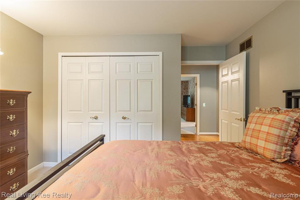 1329 Greenleaf Drive Rochester Hills, MI 48309 - Photo 21 of 49