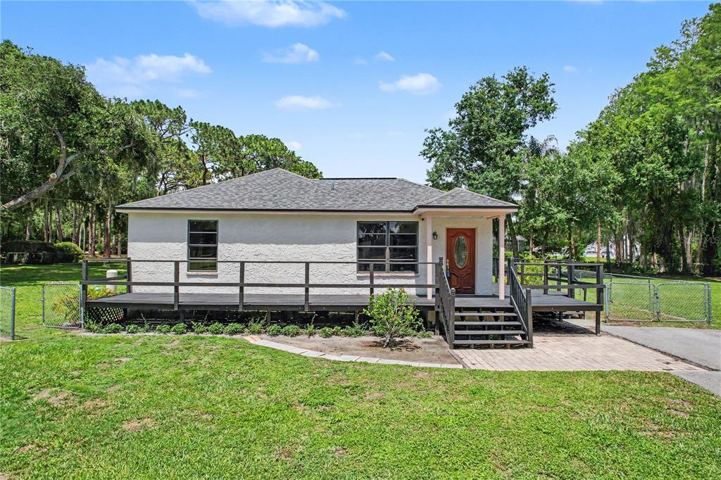 17305 Sherman Road Lutz, FL 33558 - Photo 8 of 89