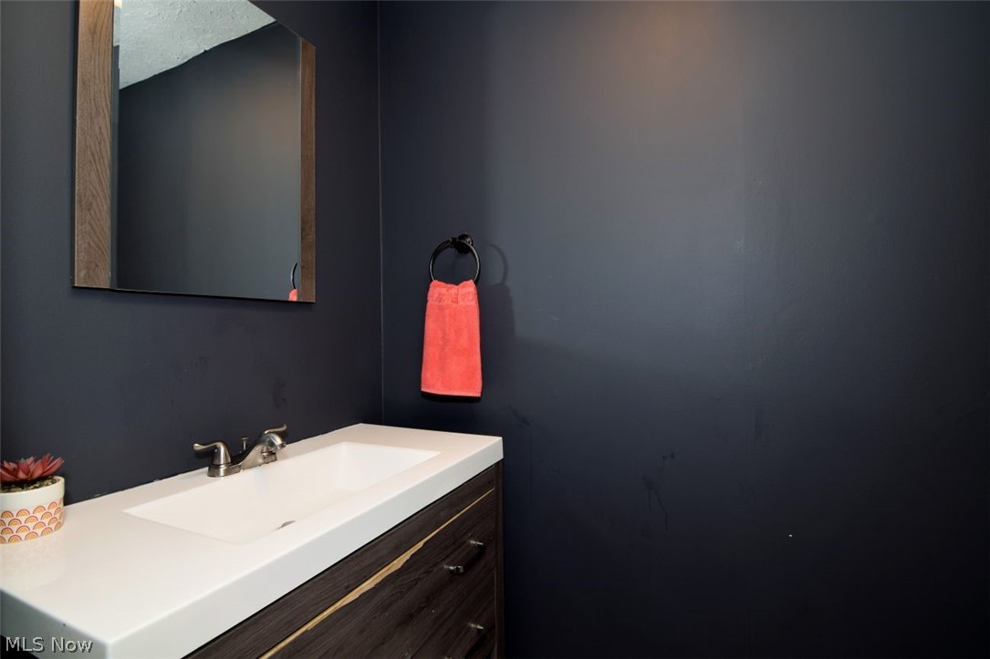 1031 East Wallings Road Broadview Heights, OH 44147 - Photo 20 of 35 Half bath