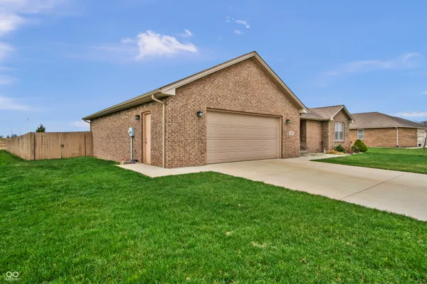 $325,000 | 5961 Moonlight Court, Seymour, IN 47274