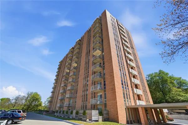 $120,000 | 2230 South Patterson Boulevard, Unit 26, Kettering, OH 45409
